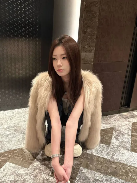 J237