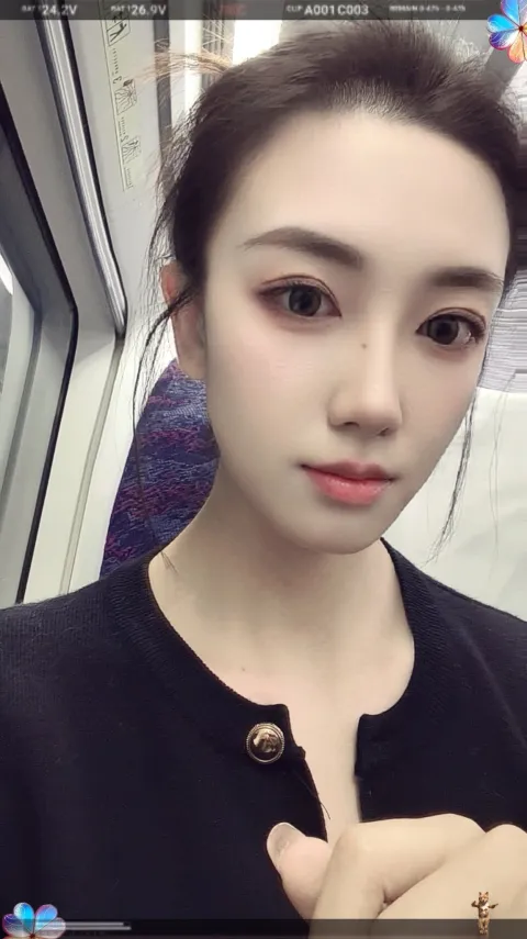 J319