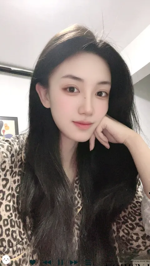 J319