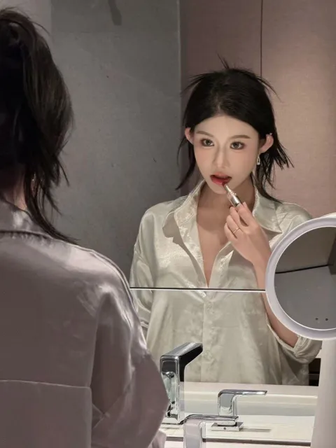 J359