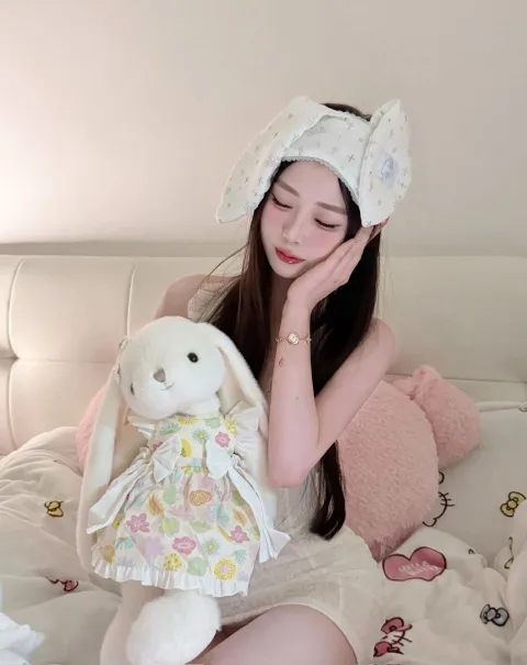 J585