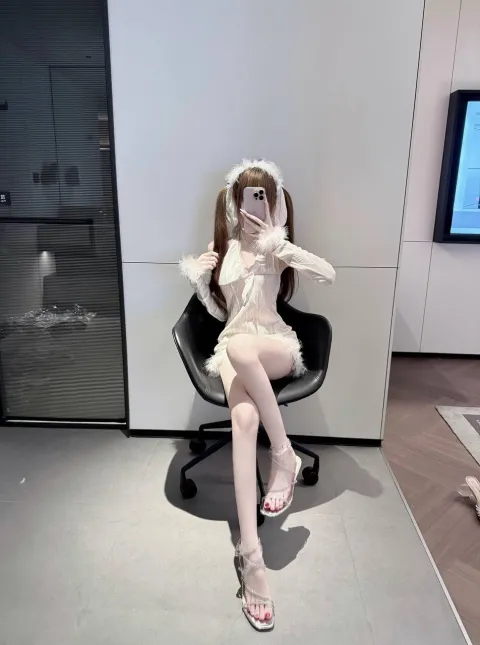 J587