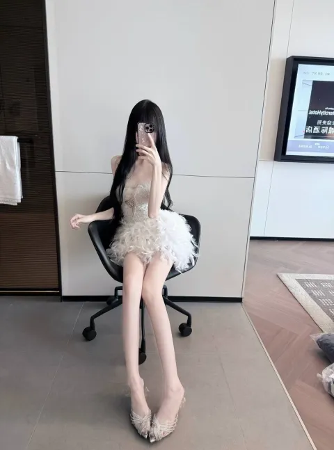 J587
