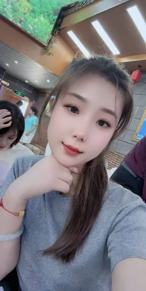 J749