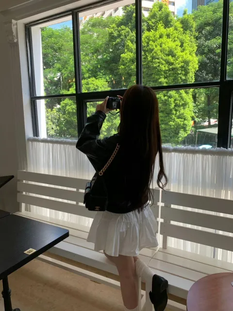 J772