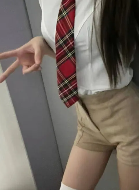J798