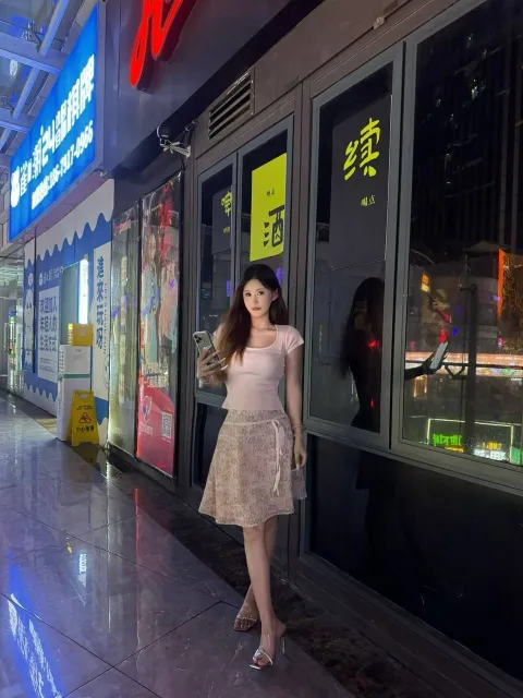 J813