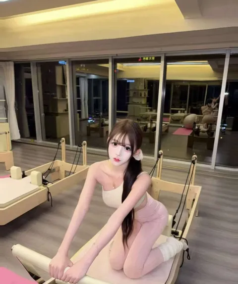 J817