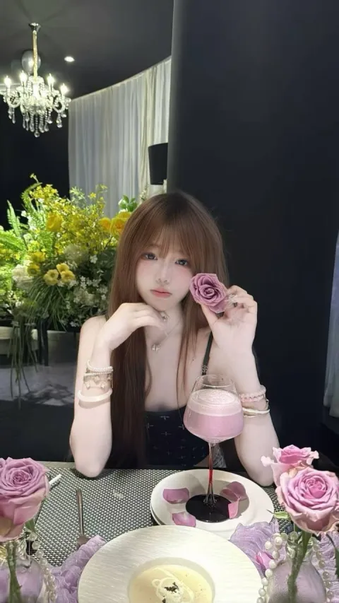 J818
