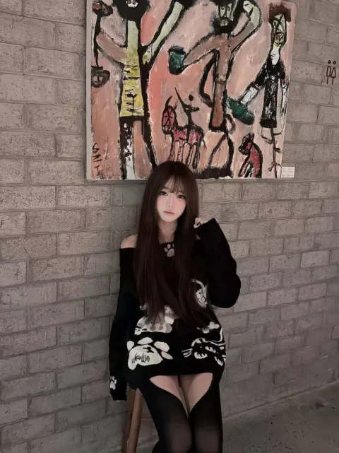 J818