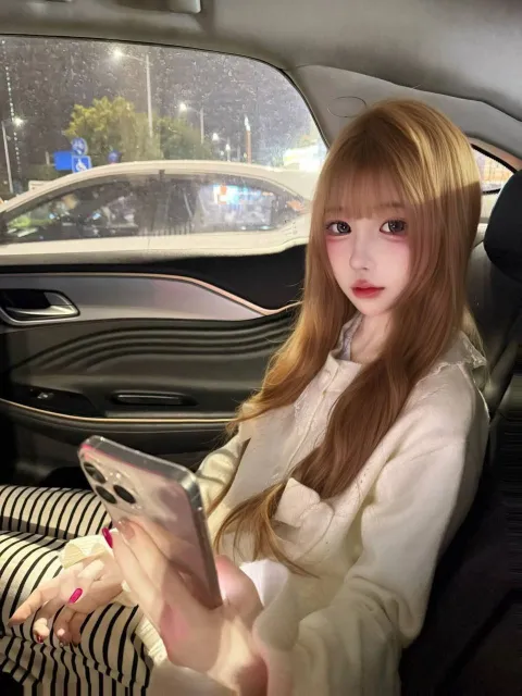 J819