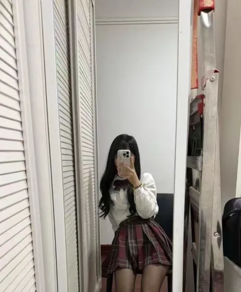 J822