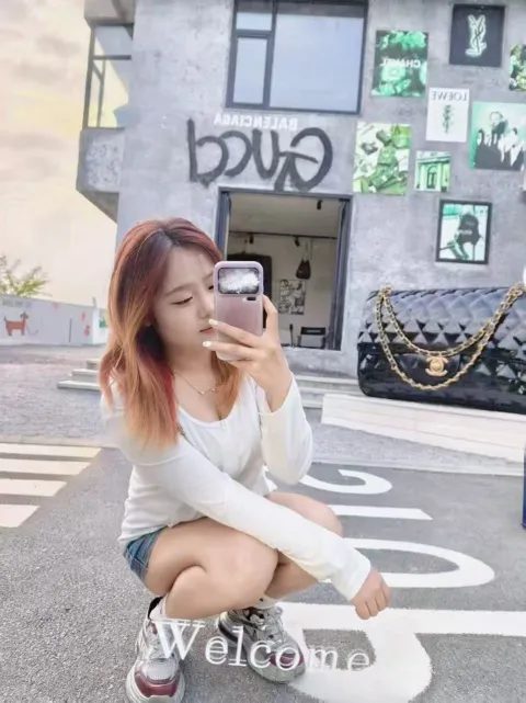 J876