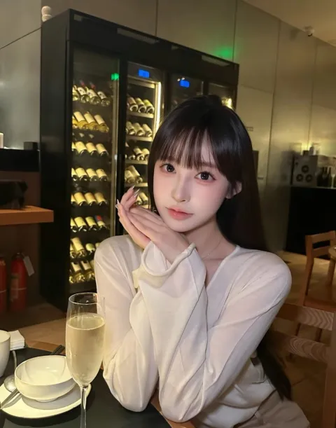 J884