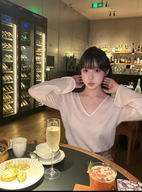J884