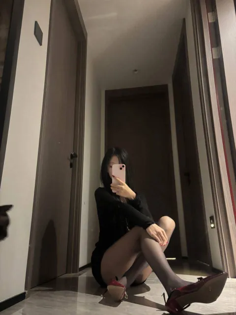 J897